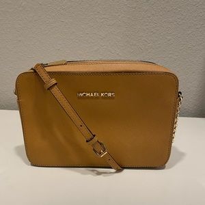 Peanut Michael Kors Crossbody